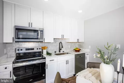 Kitchen - 7858 Tick Neck Rd, Pasadena, MD 21122 photo 2 of 3