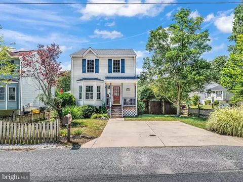 7824 Camp Rd, Pasadena, MD 21122