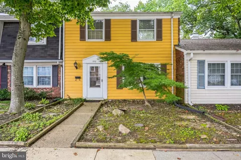 1712 Farmington Ct, Crofton, MD 21114