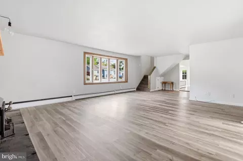 Living - 1816 Keymar Rd, Edgewater, MD 21037 photo 3 of 4