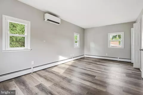 Living - 1816 Keymar Rd, Edgewater, MD 21037 photo 4 of 4