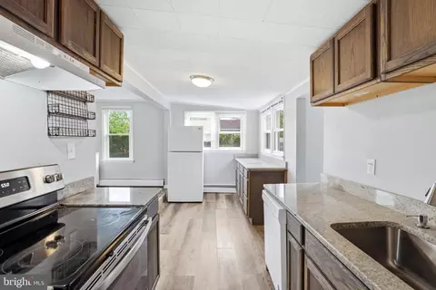 Entry Way - 1816 Keymar Rd, Edgewater, MD 21037 photo 3 of 7