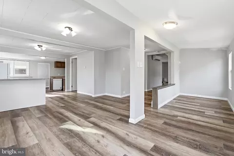Entry Way - 1816 Keymar Rd, Edgewater, MD 21037 photo 6 of 7