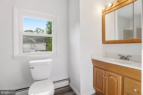 Bath - 1816 Keymar Rd, Edgewater, MD 21037 photo 2 of 2