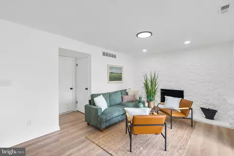 Living - 732 Mallard Dr, Deale, MD 20751 photo 6 of 6