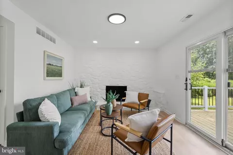 Living - 732 Mallard Dr, Deale, MD 20751 photo 5 of 6