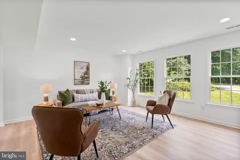 Living - 732 Mallard Dr, Deale, MD 20751 photo 1 of 6