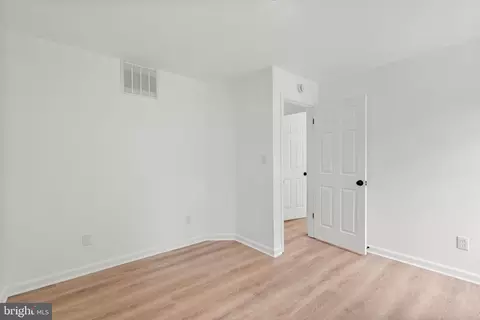 Bedroom - 732 Mallard Dr, Deale, MD 20751 photo 2 of 5