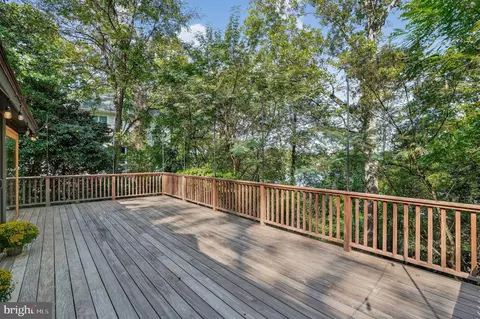 Exterior - 3030 Edgewater Dr, Edgewater, MD 21037 photo 6 of 7