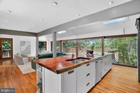 Kitchen - 3030 Edgewater Dr, Edgewater, MD 21037 photo 6 of 6