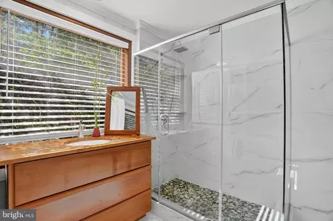 Bath - 3030 Edgewater Dr, Edgewater, MD 21037 photo 1 of 4