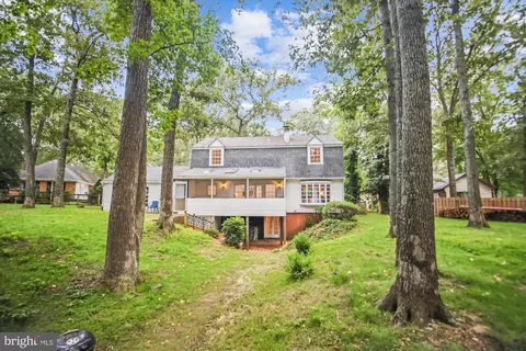 1627 Ardsley Pl, Crofton, MD 21114 photo 2