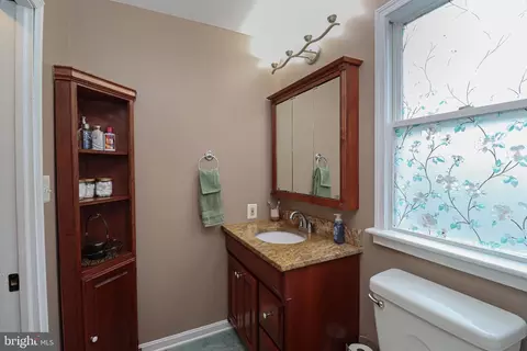 Bath - 427 Magnolia Dr, Edgewater, MD 21037 photo 5 of 5