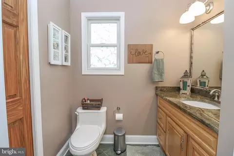 Bath - 427 Magnolia Dr, Edgewater, MD 21037 photo 1 of 5