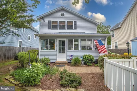 427 Magnolia Dr, Edgewater, MD 21037
