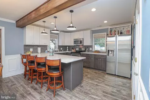 Kitchen - 427 Magnolia Dr, Edgewater, MD 21037 photo 1 of 3