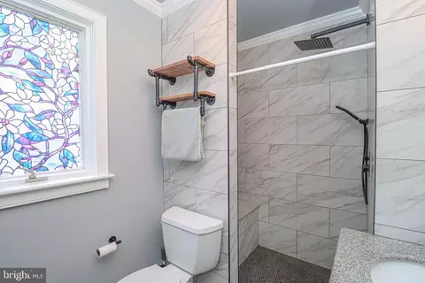 Bath - 427 Magnolia Dr, Edgewater, MD 21037 photo 3 of 5