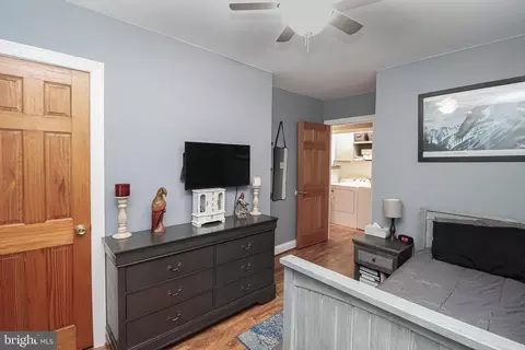 Bedroom - 427 Magnolia Dr, Edgewater, MD 21037 photo 7 of 7
