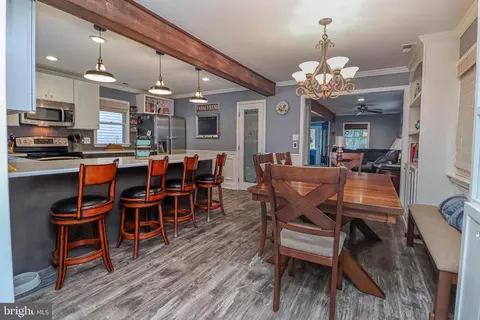 Dining - 427 Magnolia Dr, Edgewater, MD 21037 photo 1 of 2