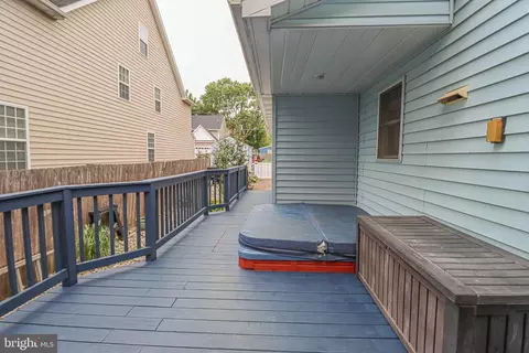 Exterior - 427 Magnolia Dr, Edgewater, MD 21037 photo 10 of 12