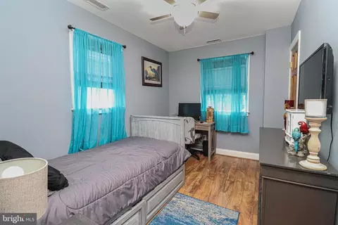 Bedroom - 427 Magnolia Dr, Edgewater, MD 21037 photo 6 of 7