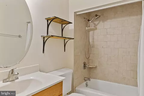 Bath - 211 Janwall St, Annapolis, MD 21403 photo 1 of 2