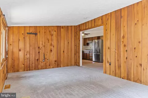 Living - 211 Janwall St, Annapolis, MD 21403 photo 2 of 2