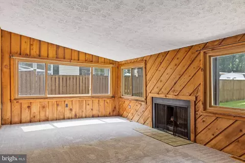 Living - 211 Janwall St, Annapolis, MD 21403 photo 1 of 2