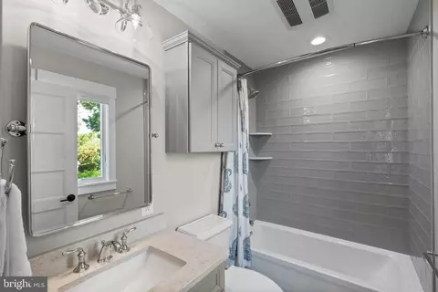 Bath - 624 Basin Way, Arnold, MD 21012 photo 3 of 3