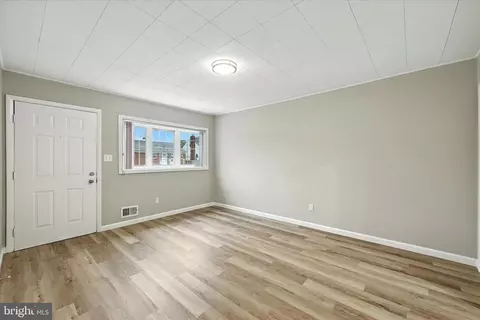 Living - 120 Cedar Hill Rd, Baltimore, MD 21225 photo 1 of 2
