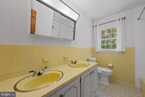 Bath - 7516 Montevideo Ct, Jessup, MD 20794 photo 1 of 2