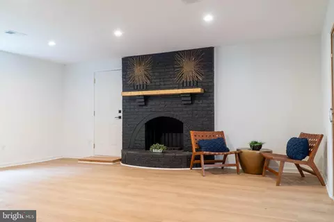 7406 Locust Dr, Hanover, MD 21076 photo 10