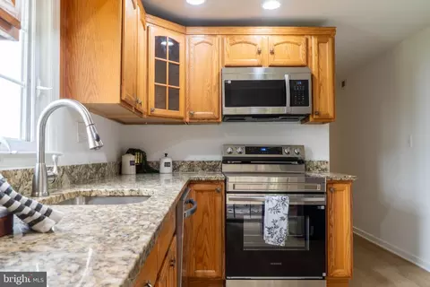 7406 Locust Dr, Hanover, MD 21076 photo 24