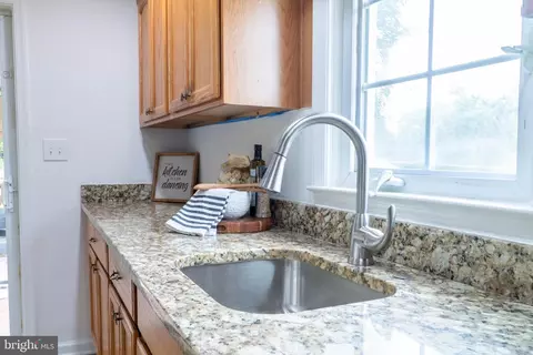 7406 Locust Dr, Hanover, MD 21076 photo 23