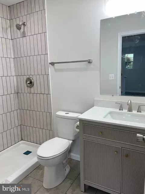 Bath - 997 11th St, Pasadena, MD 21122 photo 1 of 6