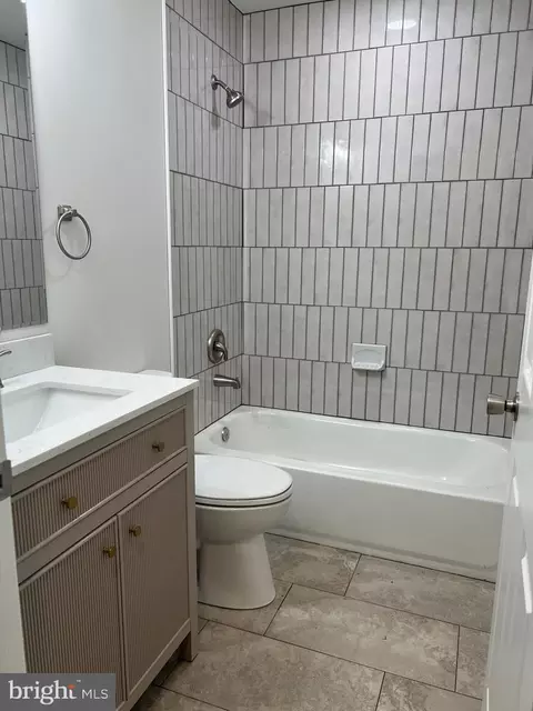 Bath - 997 11th St, Pasadena, MD 21122 photo 5 of 6