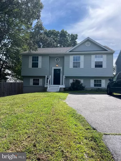 Exterior - 997 11th St, Pasadena, MD 21122 photo 2 of 5