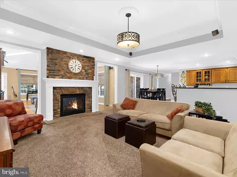 Living - 2002 Mckinnon Ln, Pasadena, MD 21122 photo 2 of 6