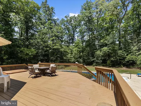 Exterior - 2002 Mckinnon Ln, Pasadena, MD 21122 photo 7 of 16