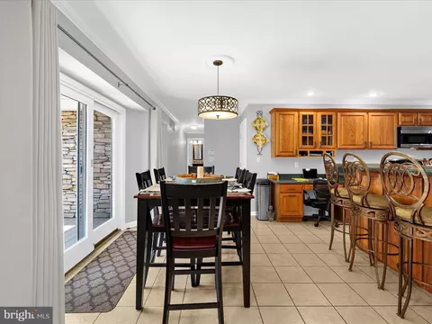 Dining - 2002 Mckinnon Ln, Pasadena, MD 21122 photo 1 of 3
