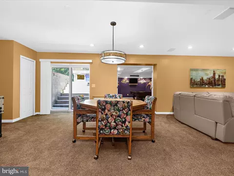 Dining - 2002 Mckinnon Ln, Pasadena, MD 21122 photo 3 of 3