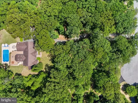 View/Area - 2002 Mckinnon Ln, Pasadena, MD 21122 photo 6 of 14