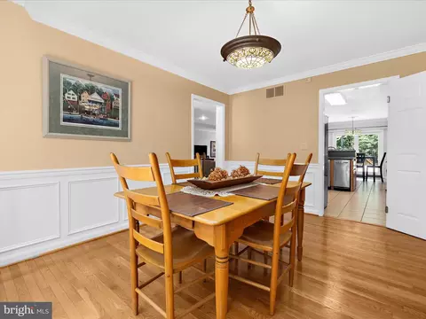 Dining - 2002 Mckinnon Ln, Pasadena, MD 21122 photo 2 of 3