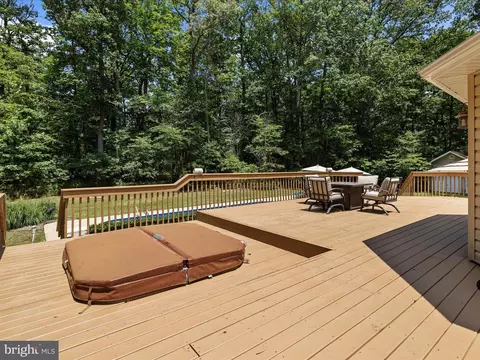 Exterior - 2002 Mckinnon Ln, Pasadena, MD 21122 photo 6 of 16