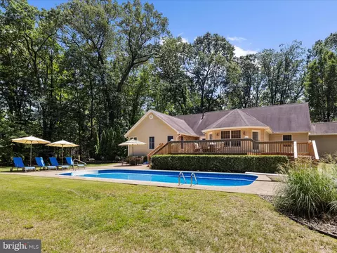 Exterior - 2002 Mckinnon Ln, Pasadena, MD 21122 photo 11 of 16