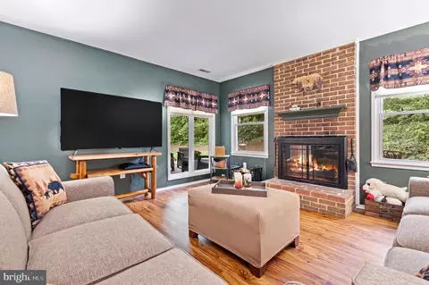 1419 Ormsby Pl, Crofton, MD 21114 photo 4