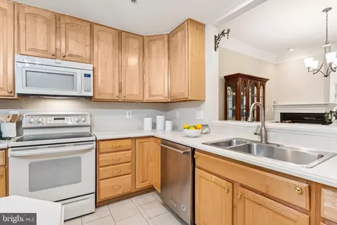381 Colony Point Pl, Edgewater, MD 21037 photo 14