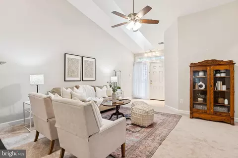 381 Colony Point Pl, Edgewater, MD 21037 photo 4