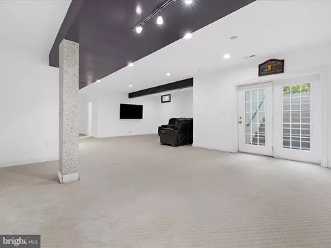 Living - 1628 Carnoustie Dr, Pasadena, MD 21122 photo 11 of 11