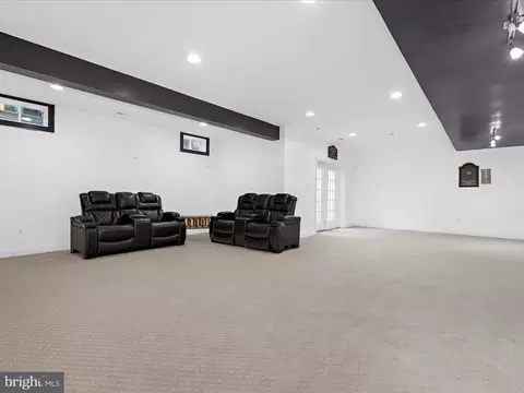 Living - 1628 Carnoustie Dr, Pasadena, MD 21122 photo 9 of 11